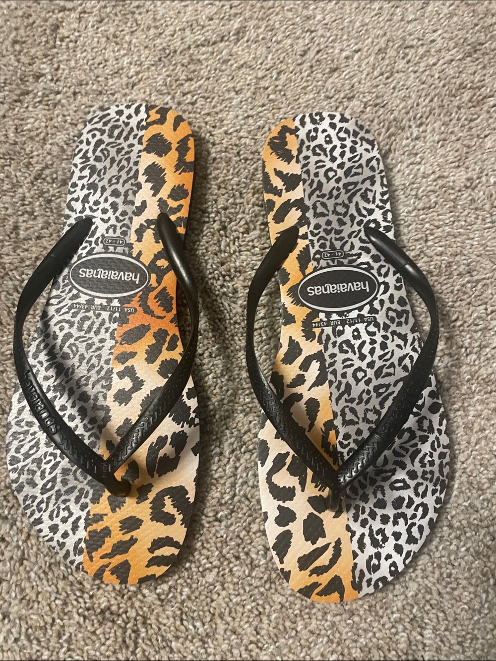 Two tone animal print flip flop sandals by Havaianas